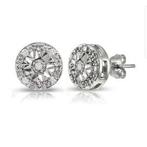 1/10 TW Diamond sterling silver stud earrings